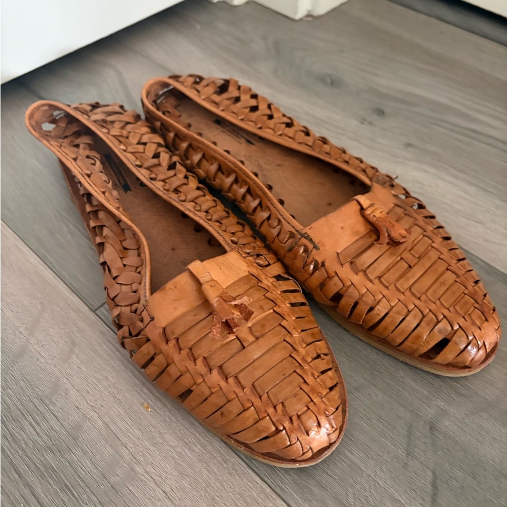 GALLITOS HANDCRAFTED WOMENS LEATHER HURACHE FLATS - Picture 2 of 6